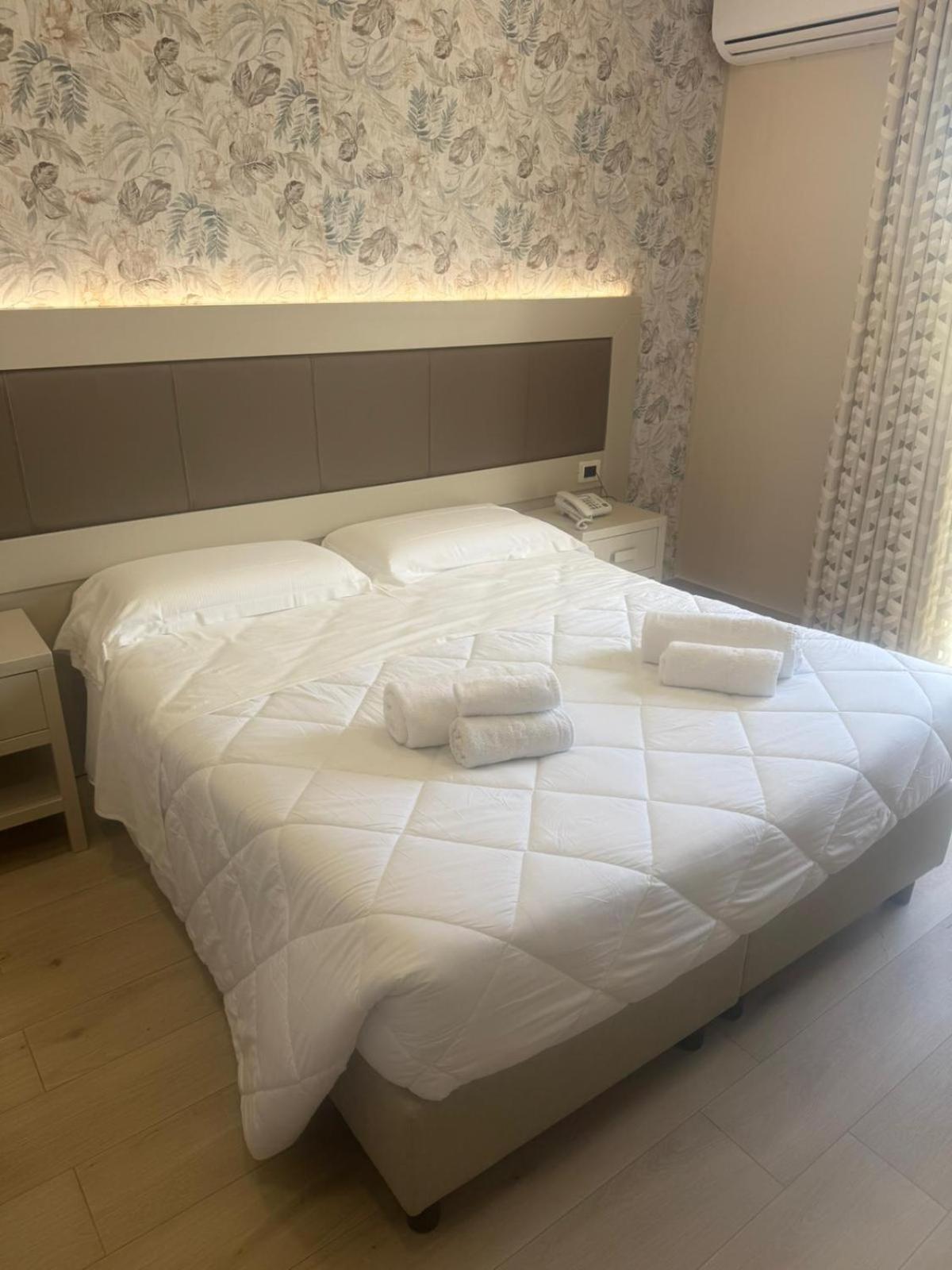 Hotel Palace Джоя-Тауро Екстер'єр фото