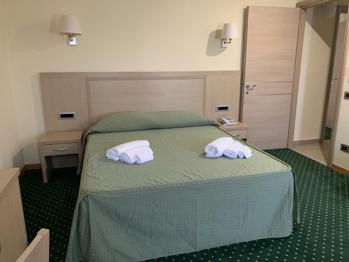 Hotel Palace Джоя-Тауро Екстер'єр фото